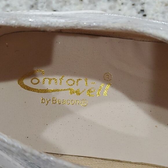Comfort-Well by Beacon, Womans,Slip On. Hook and Loop Closure size 10W - Picture 7 of 8